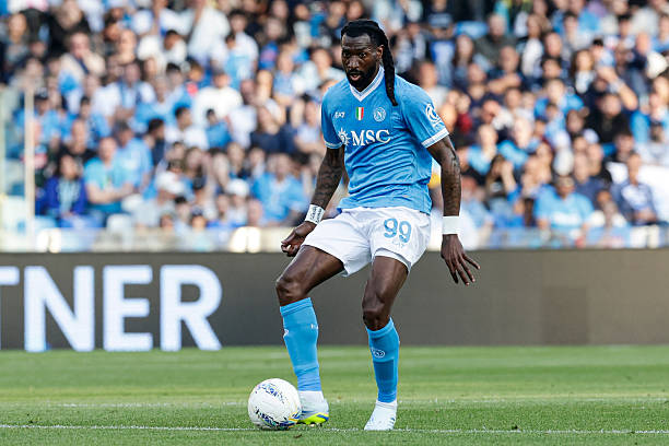 Frank Zambo Anguissa sous le maillot de Naples lors d'un match de Serie A.