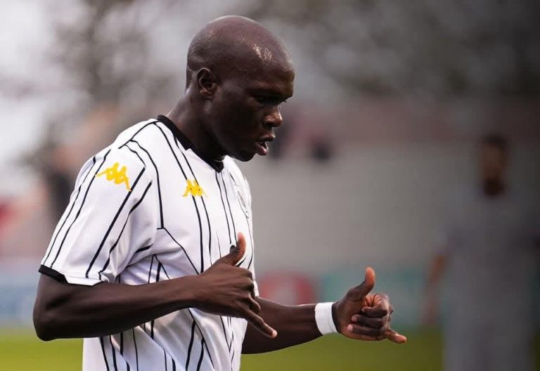 Vincent Aboubakar sous les couleurs du Neftçi Baku lors d’un match en Azerbaïdjan