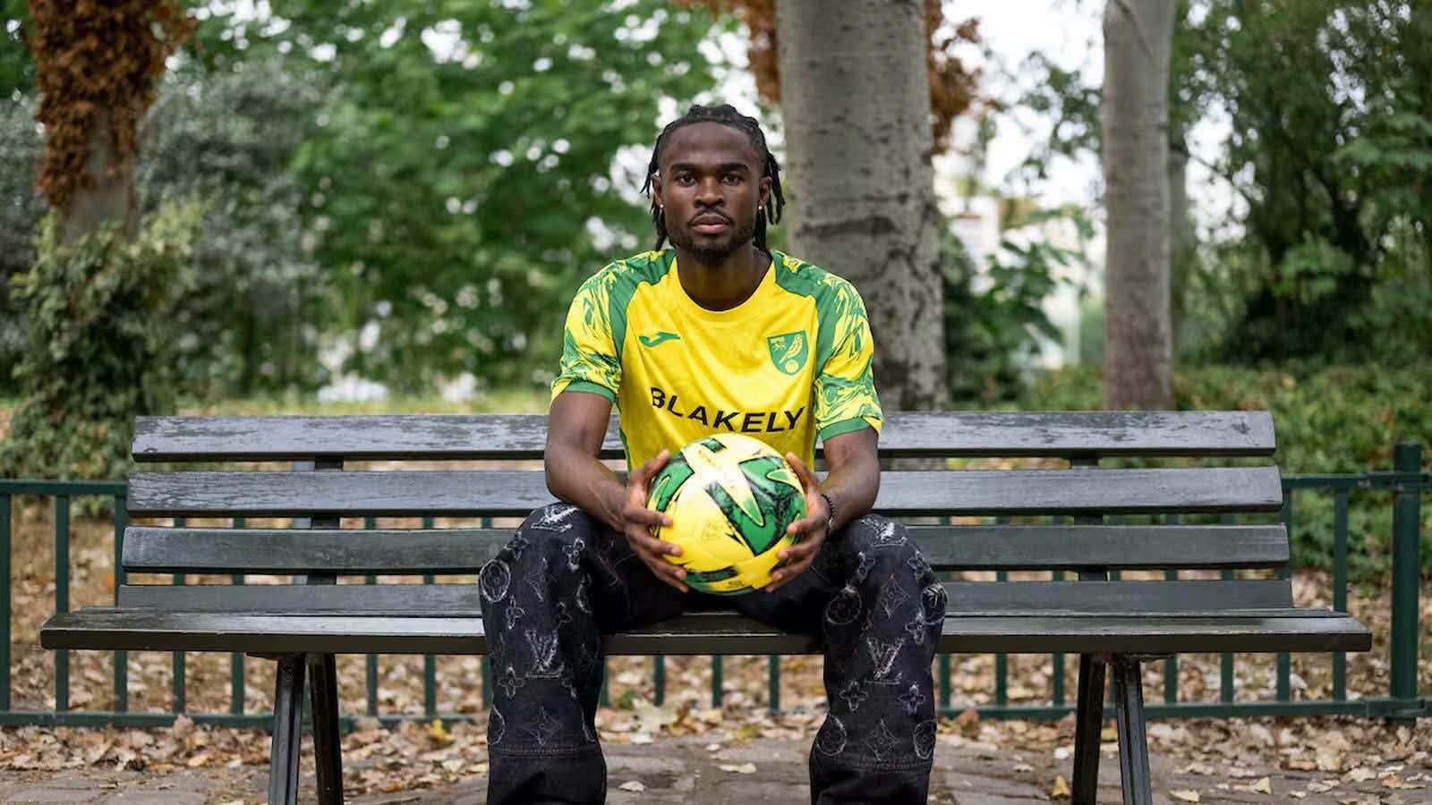 Yongwa dévoile ses ambitions après son arrivée à Norwich