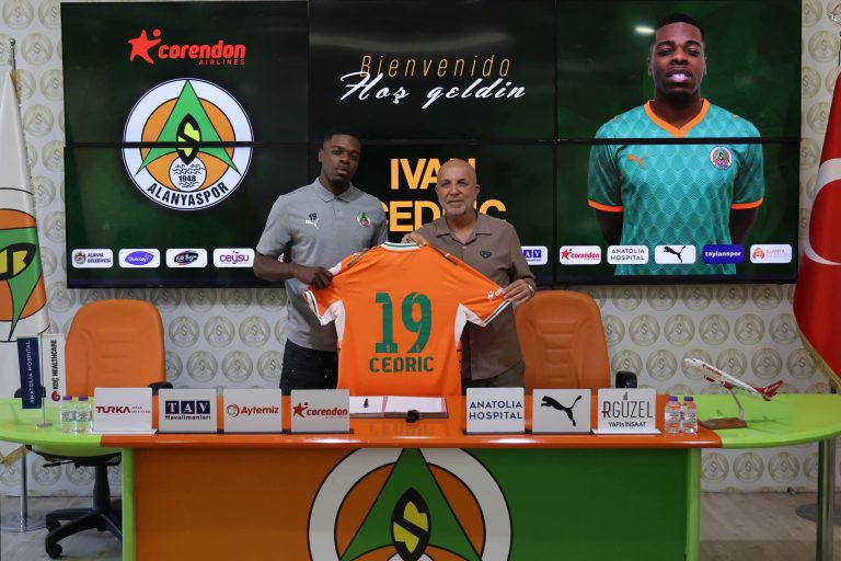 Mercato : Cédric Bikoué signe à Alanyaspor en Süper Lig