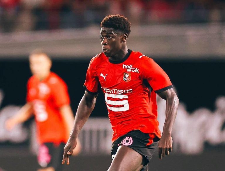 Ligue 1 : Nagida solide face au PSG avec Rennes