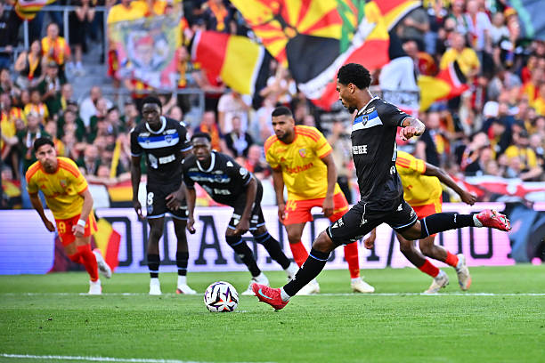 Ligue 1 : Namaso ouvre son compteur malgré le naufrage d’Auxerre