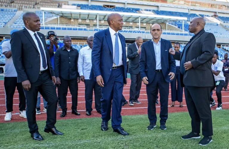 CAN 2027 : Motsepe inspecte les préparatifs en Afrique de l’Est