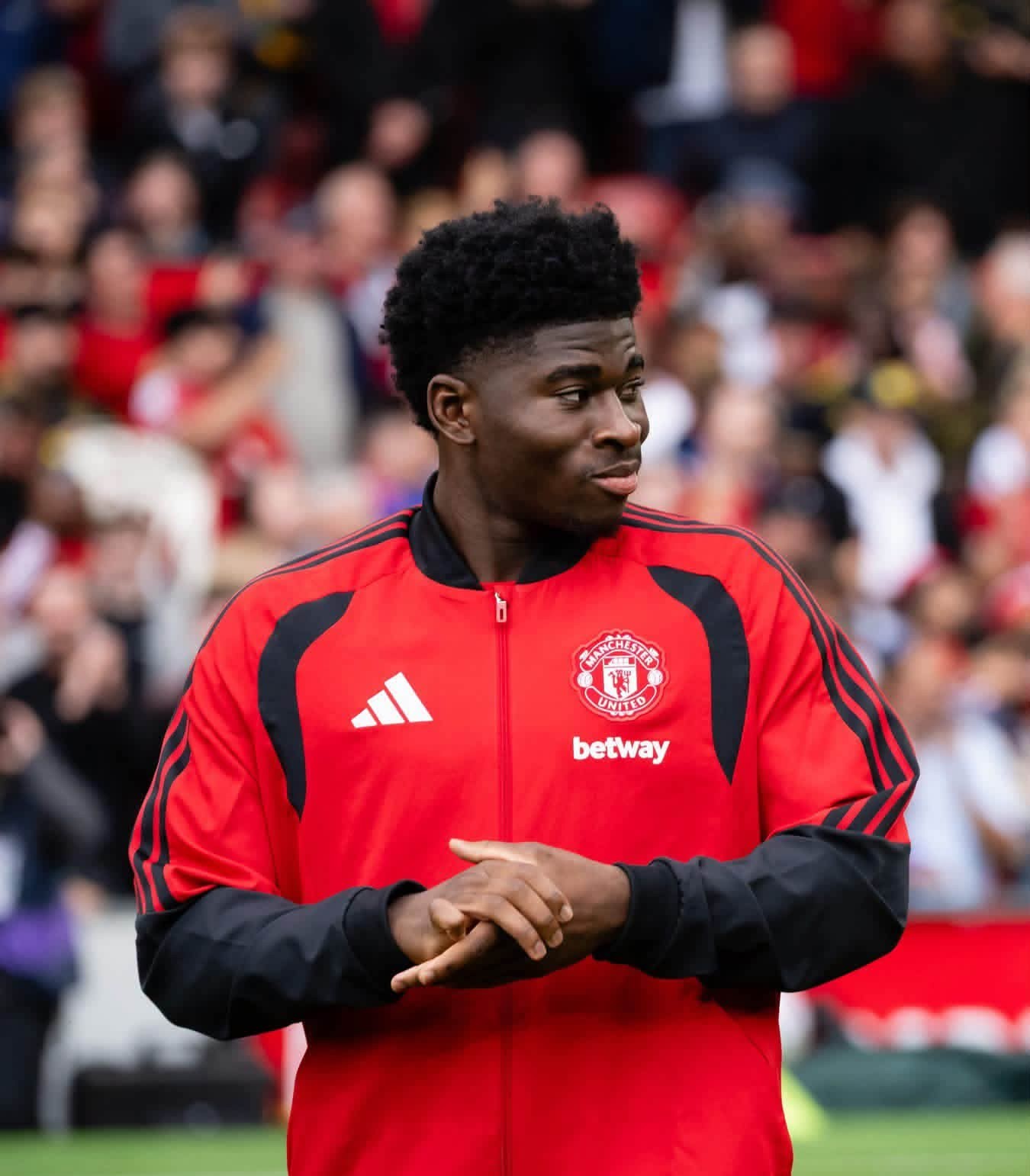 Carlos Baleba pourrait faire ses débuts avec Manchester United face à Tottenham.