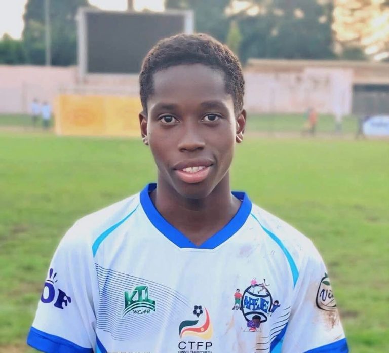 Sofiane Archange Makoun Fils avec Apejes de Mfou en MTN Elite One