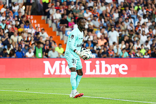 Simon Ngapandouetnbu sous le maillot de Montpellier, en action pendant un match.
