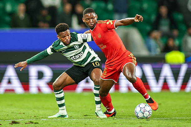 Yvan Dibango avec le LASK Linz face au Sporting CP